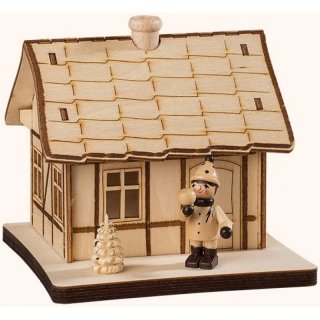 Saico Rauchhaus Fachwerk mit Winterkind