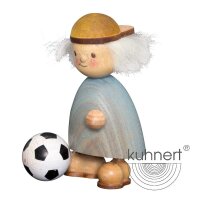 Kuhnert Finn mit Fu&szlig;ball