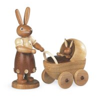 M&uuml;ller Hasenmutter mit Kinderwagen