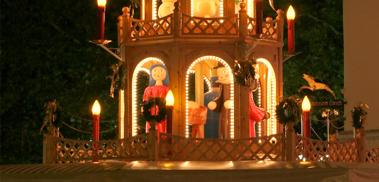 Weihnachtspyramiden Erzgebirgische Volkskunst Das Original